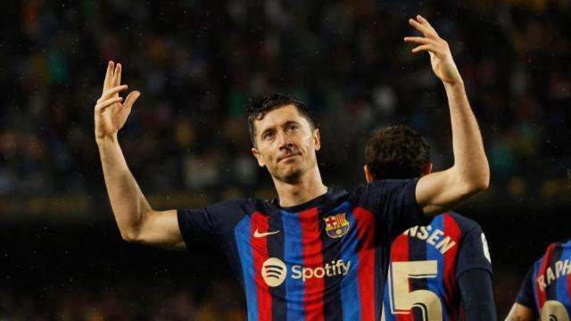 巴萨夺冠历程回顾：世界杯前逆袭，国家德比定乾坤